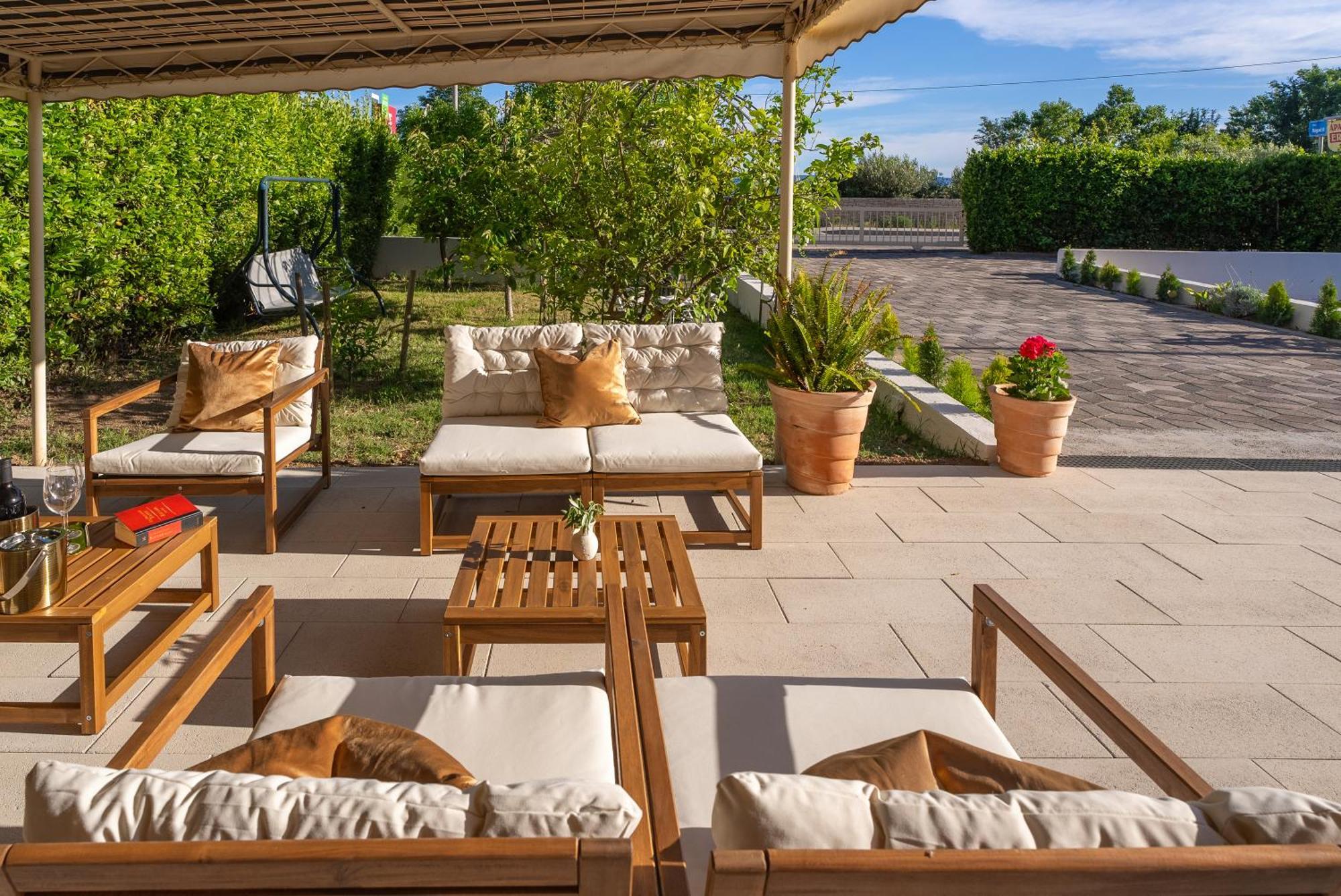 Storge Boutique Bed & Breakfast Omiš Kültér fotó