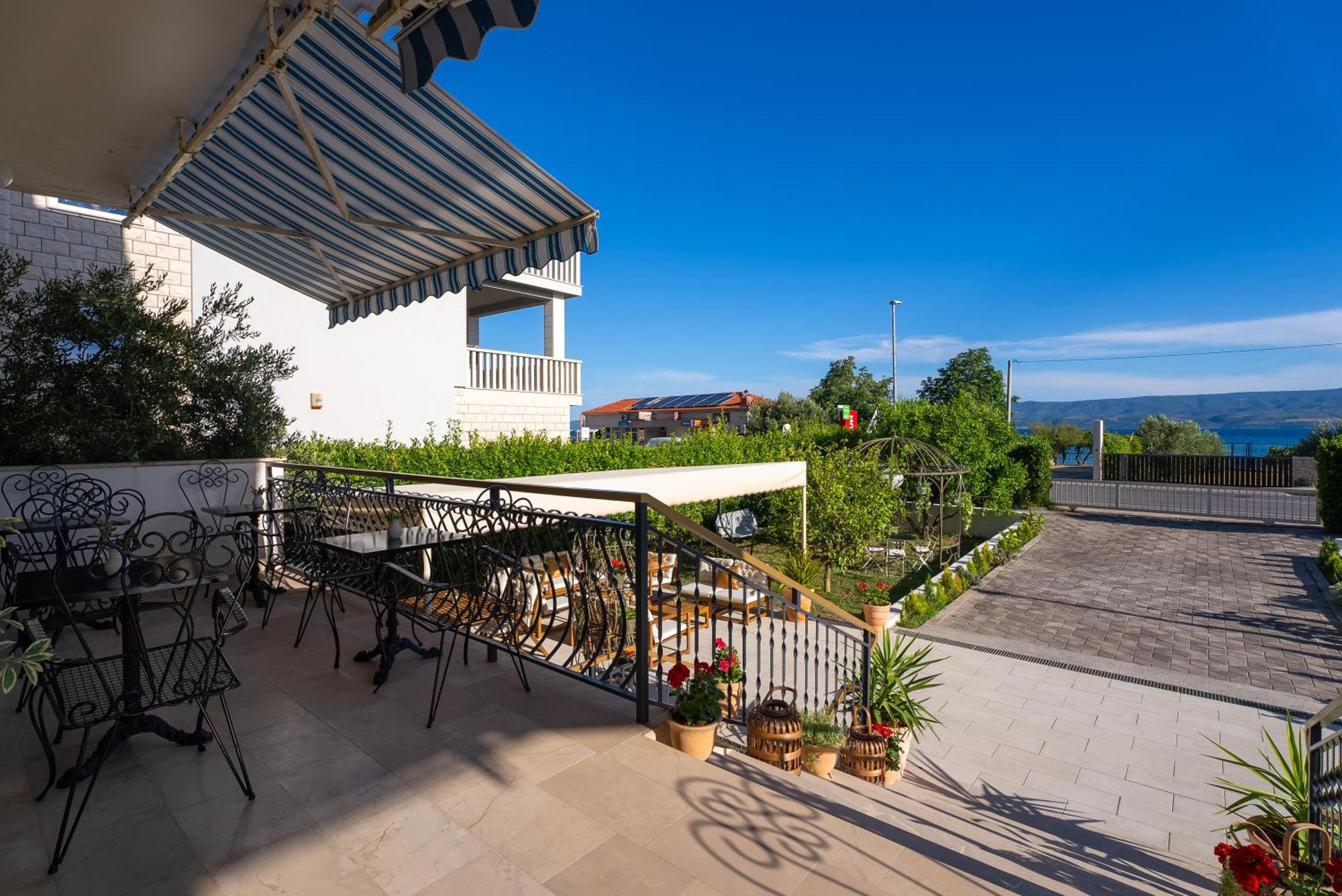 Storge Boutique Bed & Breakfast Omiš Kültér fotó