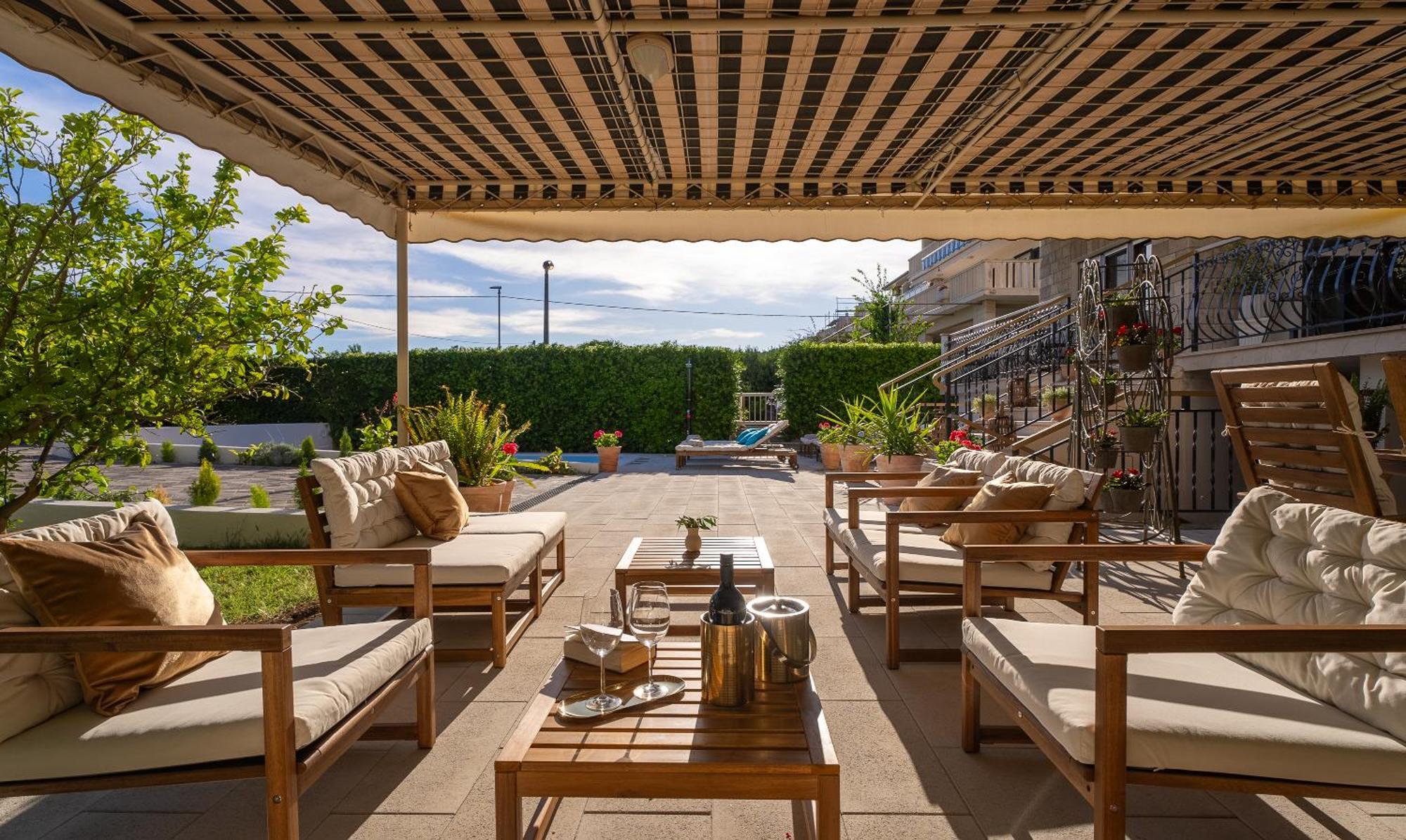 Storge Boutique Bed & Breakfast Omiš Kültér fotó